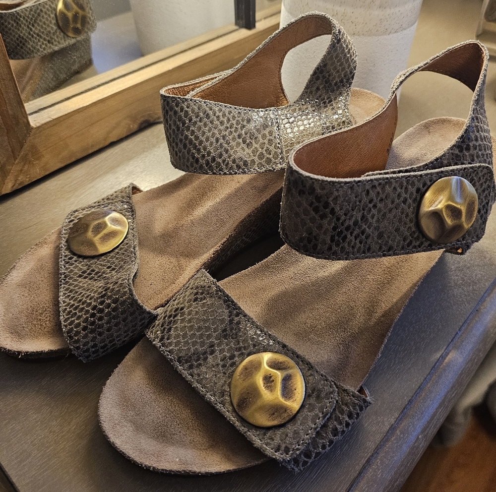 Taos Footwear Brown Snake-Print Slingback Sandals with Brass Accents